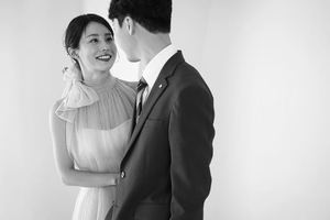 교회서 첫만남…&apos;탈북 미녀&apos; 배우 김아라, 오늘(28일) 예비신랑과 결혼
