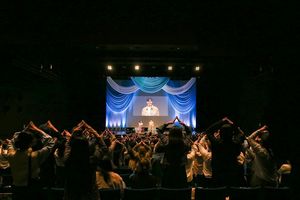 려운, 日 첫 단독 팬미팅 성료…"지금이 가장 반짝이는 순간"