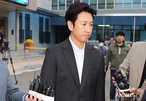 이선균, "유흥업소 실장에 속아 마약인 줄 모르고 투약했다"