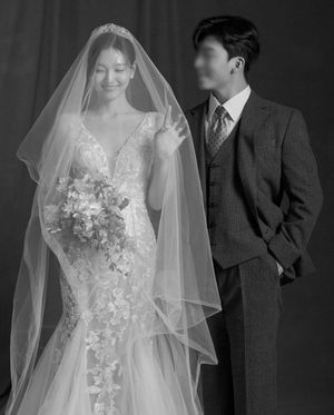 &apos;김유정 친언니&apos; 김연정, 11일 결혼…청순한 웨딩드레스 자태