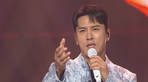 &apos;트롯챔피언&apos; 장민호, &apos;휘리릭&apos; 최초 공개!…박서진이 직접 뽑은 &apos;2023 나의 베스트송&apos;은?