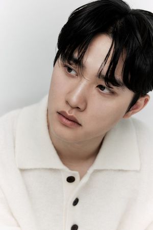 도경수, 댄디한 매력 돋보이는 새 프로필 공개