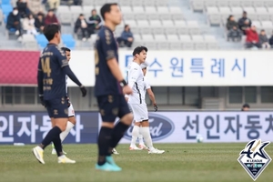 수원FC, K리그1 11위로 마무리…6일 부산과 PO 1차전