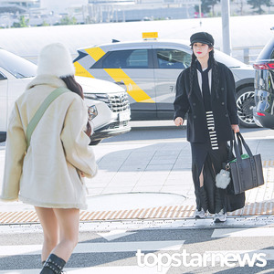 레드벨벳(Red Velvet) 아이린, ‘예림아 아직 웬디 안왔어~’ (인천공항 출국) [HD포토]