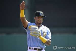 &apos;미성년자와 부적절한 관계 혐의&apos; MLB 프랑코, 검찰 불출석