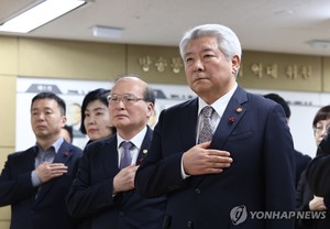 [신년사] 김홍일 방통위원장 "통신비와 OTT 요금 실태 살필 것"