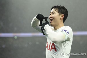 새해 첫날 EPL 12호포 쏜 손흥민, 시즌 8번째 &apos;맨 오브 더 매치&apos;