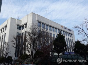 대낮에 전자발찌 차고 모르는 여성 따라가 집 침입해 성폭행한 40대 긴급체포