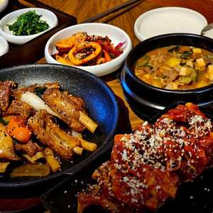 ‘생생정보’ 경주 황리단길 ‘등갈비김치찜 세트’ 식당 위치는? “새해 여는 분위기 맛집”