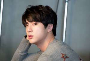 [BTS News] 방탄소년단 진 &apos;디 애스트로넛&apos; , 멕시코 라디오 &apos;2023 올해의 노래&apos; 1위 선정 &apos;독보적 보컬리스트&apos;