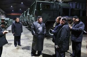 북한 김정은 "대한민국은 주적…전쟁 피할 생각 전혀 없다"