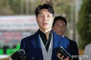 "태도 불량·반성 없다"…검찰, 박수홍 친형 부부에 각각 징역 7년-3년 구형
