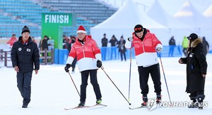 &apos;강원 2024&apos; 점검한 유인촌 "열심히 준비했으니 빈틈없이 할 것"