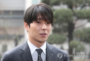 &apos;집행유예&apos; 박유천 팬미팅→&apos;만기 출소&apos; 최종훈, 커뮤니티 개설…일본 복귀 시동? [리부트]