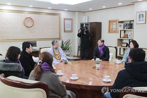 원불교 총부 찾은 이태원 참사 유가족 "특별법 공포 도와달라"
