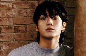 [BTS News] 방탄소년단 정국 &apos;Seven&apos;, 184일 만에 스포티파이 13억 스트리밍 돌파→아시아 가수곡 &apos;최단&apos; 新기록