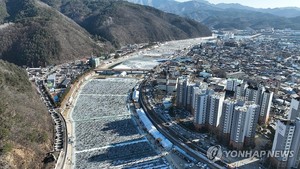 &apos;역시 글로벌축제&apos; 화천산천어축제 관광객 100만명 돌파