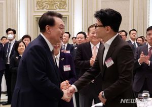 윤석열 대통령, 민생토론회 불참에 &apos;한동훈 갈등 여파&apos; 관측도