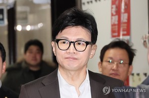 한동훈, &apos;김건희 여사&apos; 질문에 "딱 지난번 했던 말 그대로"