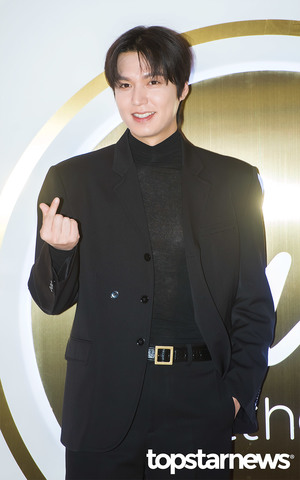 이민호, ‘팬들의 하트 요청에 깜찍하게’ (멀츠 울쎄라 포토월) [HD포토]