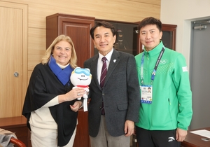 [청소년올림픽] 김진태 지사, 주한 유럽연합 대사와 환담