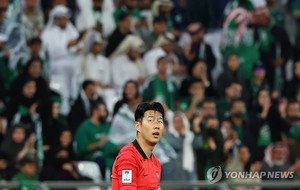 &apos;골대 행운&apos; 한국, 사우디와 아시안컵 16강전 전반 0-0으로 맞서