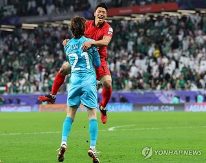 [아시안컵] &apos;빛현우&apos; 선방쇼에 만치니 &apos;조기퇴근&apos;…8강행 일등공신