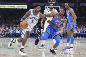 경기 후 판정에 불만 제기한 NBA 에드워즈, 벌금 5천300만원