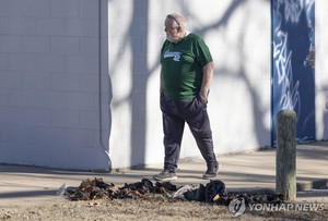 MLB와 30개 구단, 불에 탄 재키 로빈슨 대체 동상 건립 지원