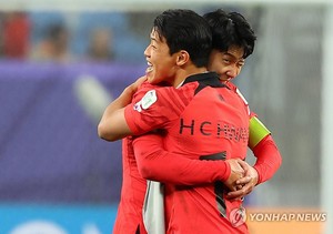 [아시안컵] &apos;EPL 22골 듀오&apos; 손흥민·황희찬, 요르단전 승리 책임져주오