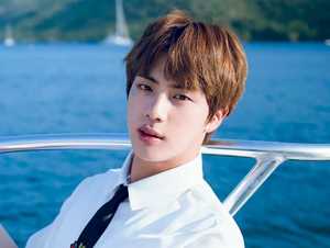 [BTS News] 방탄소년단 진, 하이브 대표 비주얼로 해외매체 집중 조명 &apos;세계 최고 미남 1위&apos;