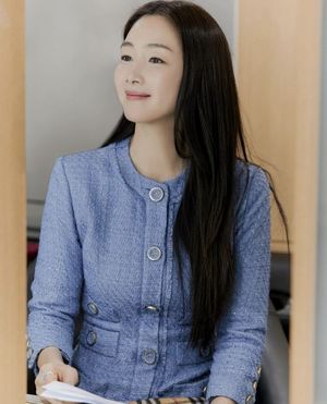 &apos;9살 연하♥&apos; 최지우, 한복 입은 4살 딸 공개…귀여움 폭발