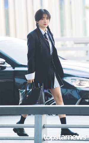 레드벨벳(Red Velvet) 슬기, ‘공항에서 만난 웬즈데이 슬기’ (인천공항 출국) [HD포토]