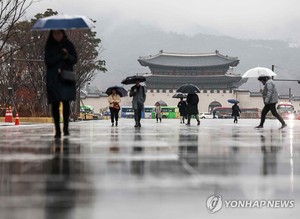 포근하지만 비 내리는 일요일…제주도 산지 최대 150㎜(오늘 날씨 예보)