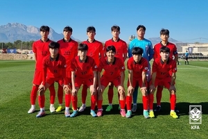 &apos;백기태호&apos; 남자 U-16 대표팀, 스웨덴 친선전서 2-0 승리