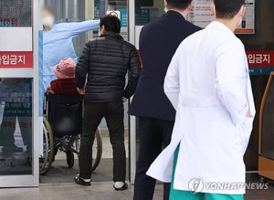 국민 생명보다 의사 기본권이 먼저?…전공의 집단행동이 불러온 의료대란 속 환자 피해 &apos;눈덩이&apos;