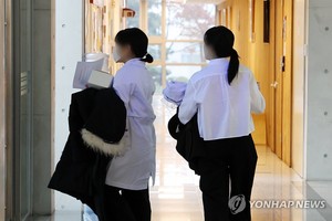 &apos;파업 승리·국시 구제&apos;…무패 경험에 정부 엄포 비웃는 의사들