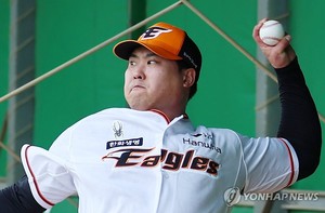 &apos;개막전 이상 무&apos;…류현진, 오키나와 훈련 첫날부터 불펜 투구