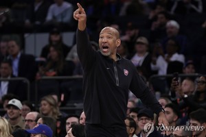 다잡은 승리 놓친 NBA &apos;꼴찌&apos; 디트로이트…감독은 판정 질타