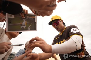 김하성·이정후 MLB 시범경기 휴식…배지환은 안타에 도루