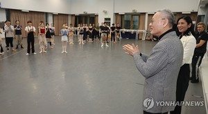 유인촌 "청년 예술인들 도전에 가슴 뜨거워져…선배로서 응원"