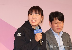 여자농구 PO서 입담 대결…우리은행 박지현·김단비 판정승