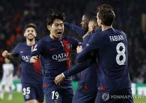 이강인, UCL 첫도움…PSG는 R소시에다드 꺾고 3년 만에 8강행(종합)