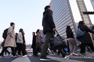 &apos;쌀쌀한 출근길&apos; 전국 영하권에 강풍까지, 서울 체감 영하 3도(오늘 날씨 예보)