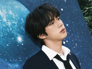 [BTS News] 방탄소년단 진, &apos;The Astronaut&apos; 스포티파이 3억 6000만 돌파…&apos;글로벌 팝스타&apos;의 경이로운 이정표