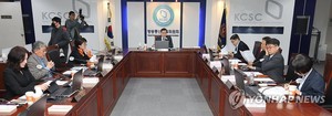野위원들 복귀한 방심위 설전…MBC &apos;바이든&apos; 보도 과징금 확정(종합)