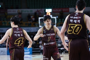 프로농구 LG, kt 꺾고 공동 2위…4강 PO행 티켓 향방 &apos;안갯속&apos;