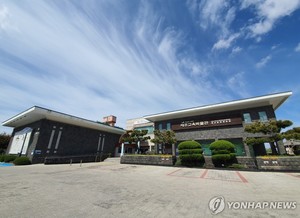 &apos;제주인 학교설립사&apos; 조사해 책 발간하고 기획전도 개최