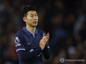 &apos;손흥민 침묵&apos; 토트넘, 풀럼에 0-3 완패…4위 탈환도 실패