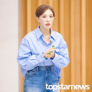 레드벨벳 웬디, ‘손이 차요 손이 차’ (박명수의 라디오쇼 출근길) [HD포토]